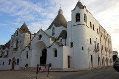 10 Alberobello